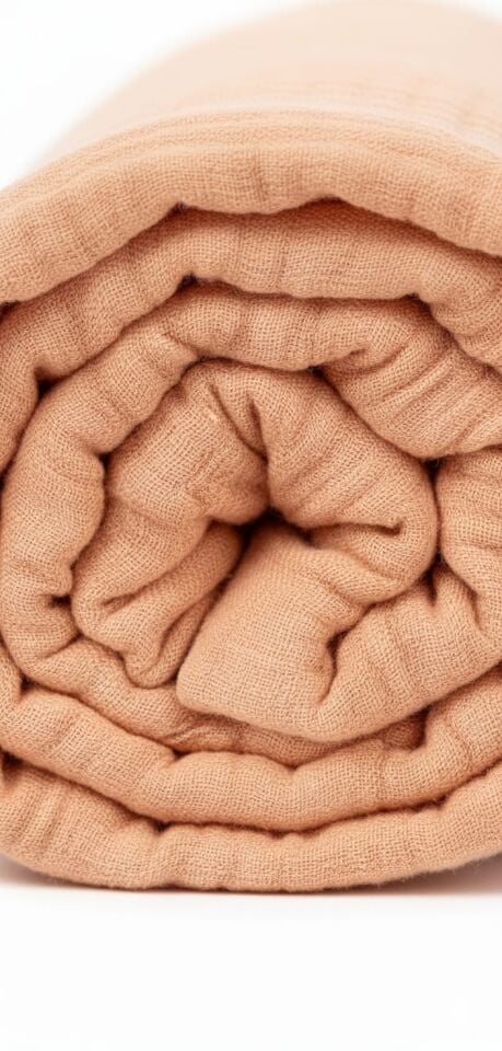 Doğal Bir Huzur Alanı- Fiya Çift Katlı Müslin Yatak Örtüsü   “Yatak odanızı doğanın huzuruyla buluşturun”