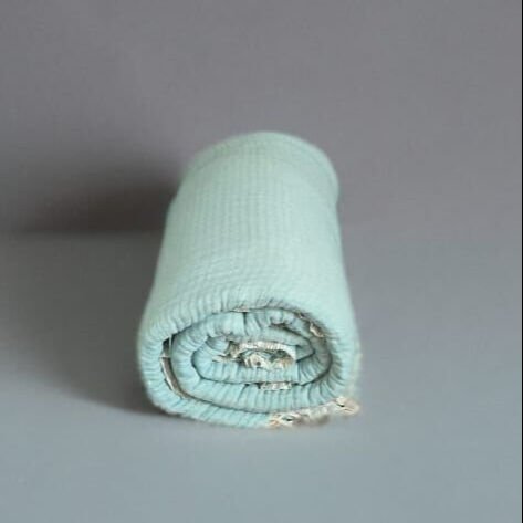 Doğal Bir Huzur Alanı- Fiya Çift Katlı Müslin Yatak Örtüsü   “Yatak odanızı doğanın huzuruyla buluşturun”